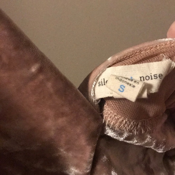 silence + noise Pink Velvet Romper - Picture 4 of 4